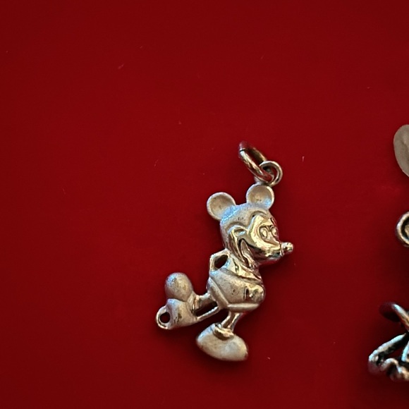 Mickey and Minnie pendants - Picture 2 of 10